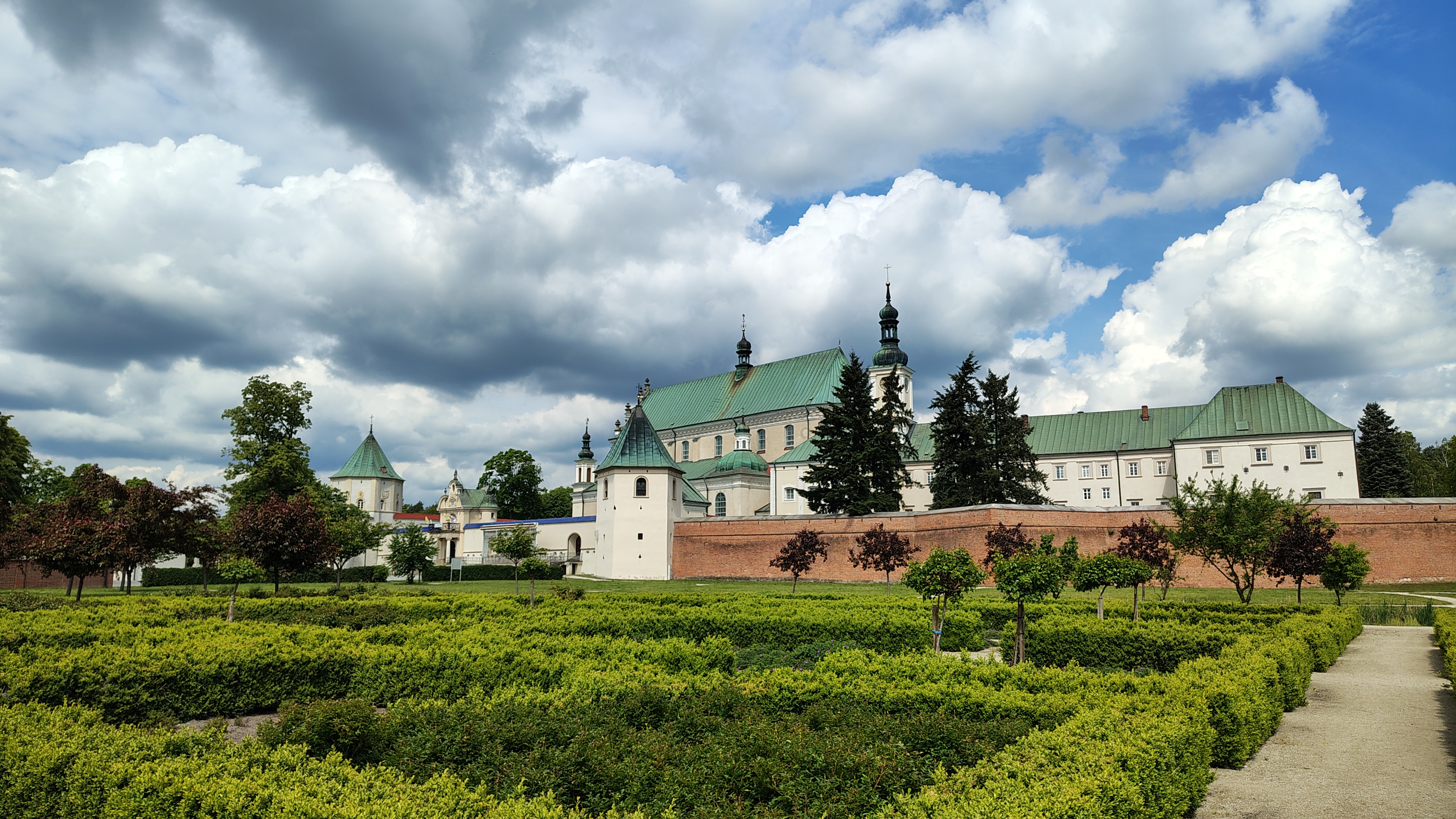 Odkryj Leżajsk – perłę Podkarpacia