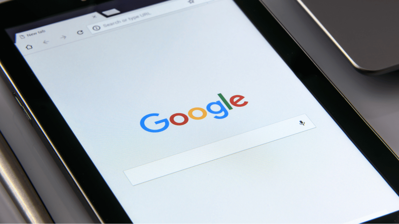 Jak opinie Google mogą pomóc uniknąć oszustwom na seniorach