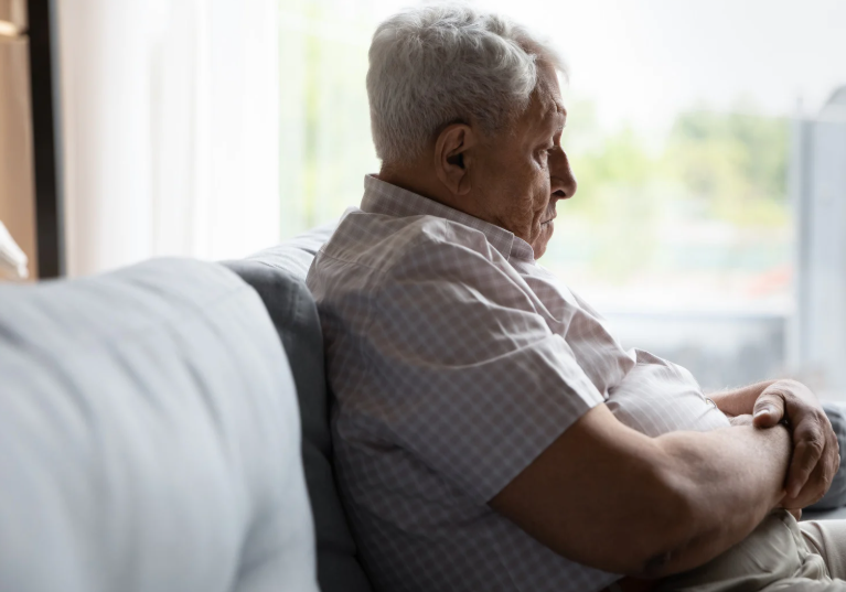 Agresja słowna w relacji z seniorem