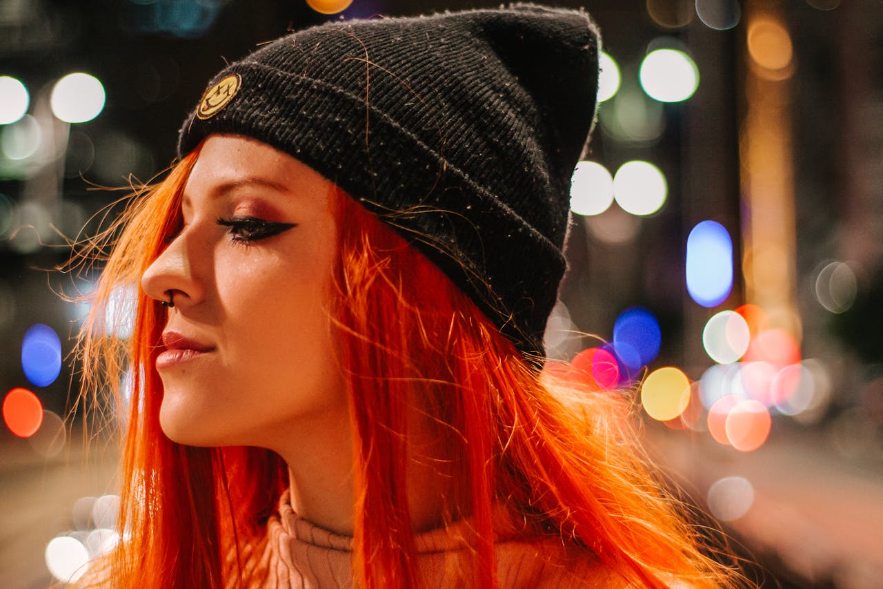 Sposoby na elektryzujące się włosy pod czapką